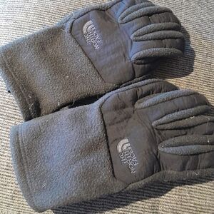 North face gloves